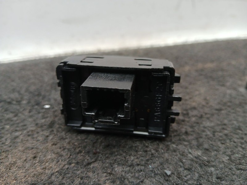 Recambio de mando elevalunas trasero derecho para renault scénic iii (jz0/1_) 1.2 tce referencia OEM IAM 254010003RA  