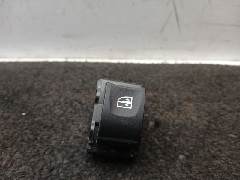 Recambio de mando elevalunas trasero izquierdo para renault scénic iii (jz0/1_) 1.2 tce referencia OEM IAM 254010003RA  