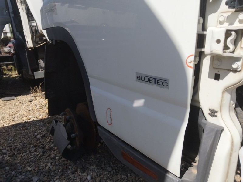 Recambio de puerta delantera derecha para fuso (mitsubishi) canter 7c18 referencia OEM IAM   