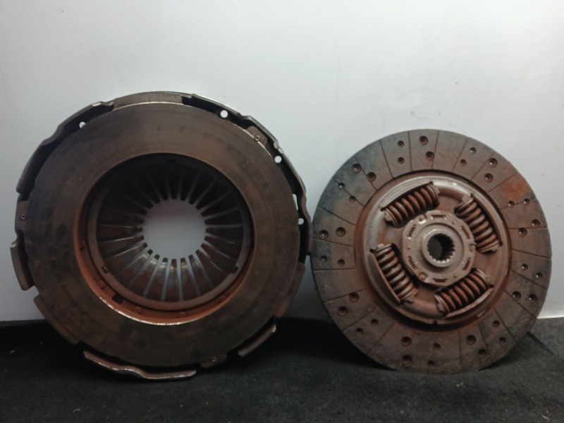 Recambio de kit embrague para mercedes-benz atego 1321 ls 4x2 referencia OEM IAM . VALEO 