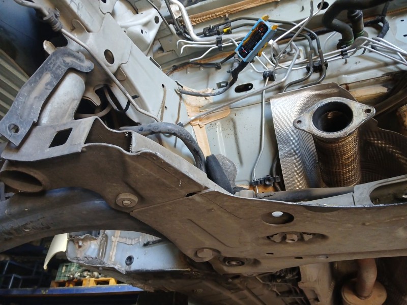 Recambio de puente delantero para renault scénic iii (jz0/1_) 1.2 tce referencia OEM IAM   