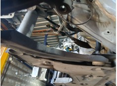 Recambio de brazo suspension inferior delantero izquierdo para renault scénic iii (jz0/1_) 1.2 tce referencia OEM IAM    2