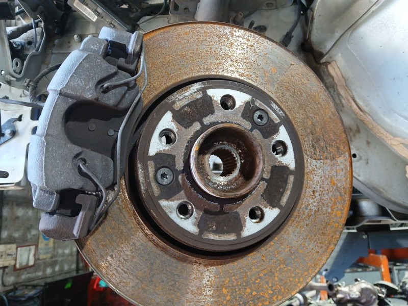 Recambio de mangueta delantera izquierda para renault scénic iii (jz0/1_) 1.2 tce referencia OEM IAM   