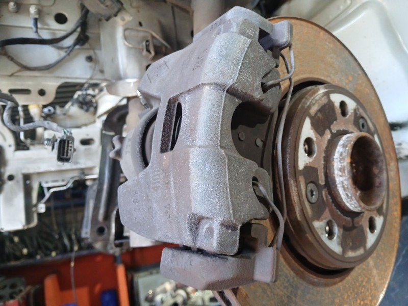 Recambio de pinza freno delantera izquierda para renault scénic iii (jz0/1_) 1.2 tce referencia OEM IAM   