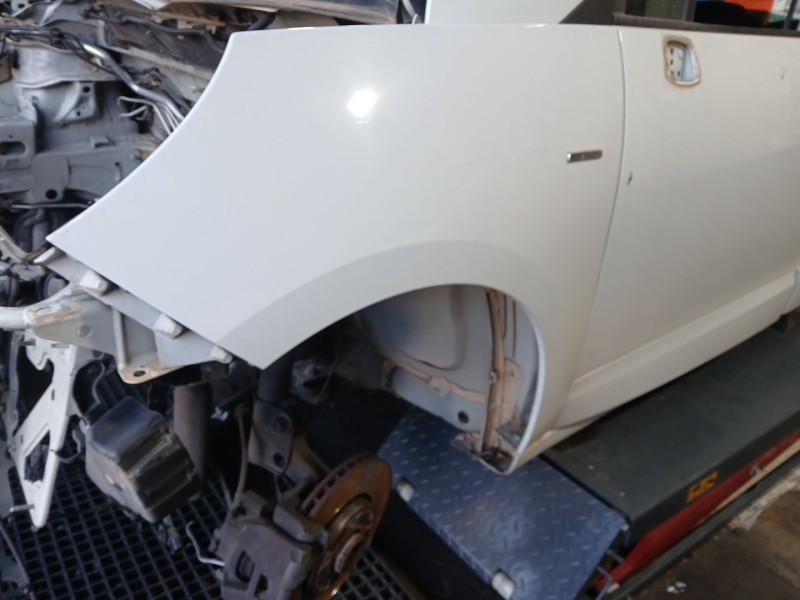 Recambio de aleta delantera izquierda para renault scénic iii (jz0/1_) 1.2 tce referencia OEM IAM   