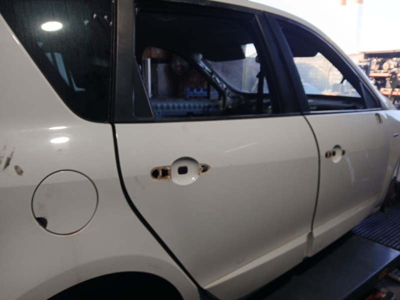 Recambio de puerta trasera derecha para renault scénic iii (jz0/1_) 1.2 tce referencia OEM IAM   
