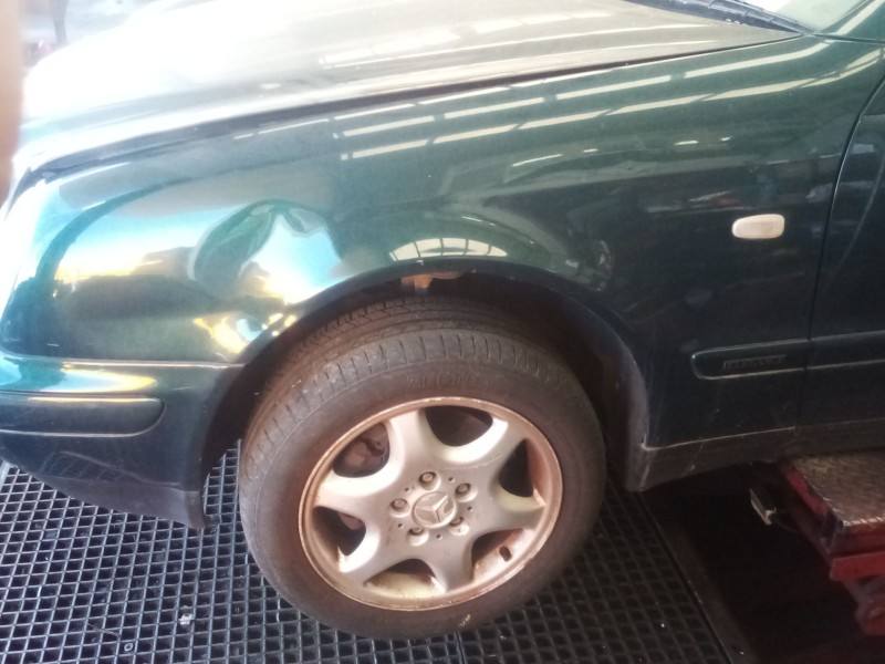 Recambio de aleta delantera izquierda para mercedes-benz clk (c208) clk 230 kompressor (208.347) referencia OEM IAM   