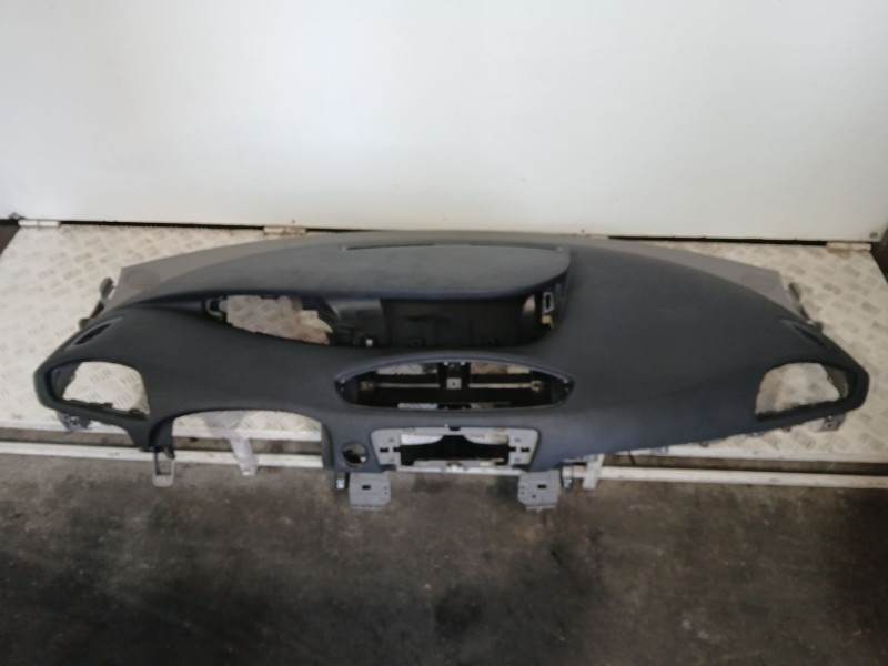 Recambio de salpicadero para renault scénic iii (jz0/1_) 1.2 tce referencia OEM IAM 681000016R - 681000028R  