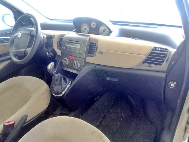 lancia ypsilon (843_) del año 2006