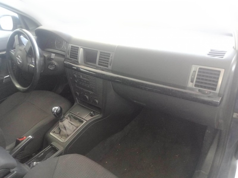 opel signum hatchback (z03) del año 2004