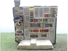 Recambio de caja reles / fusibles para renault megane ii station wagon (km0/1_) 1.9 dci referencia OEM IAM 8200455424  