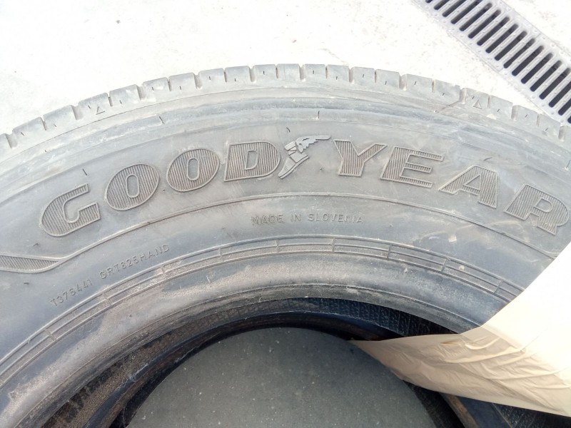 Recambio de pareja neumaticos para volvo fl xxx 7.2 diesel referencia OEM IAM 205/75R17.5 GOODYEAR GOODYEAR
