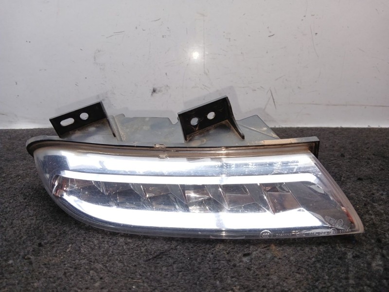 Recambio de faro izquierdo para renault scénic iii (jz0/1_) 1.2 tce referencia OEM IAM 266003179R LUZ DIURNA 