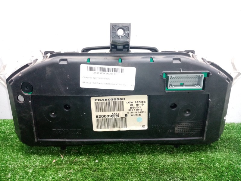 Recambio de cuadro instrumentos para renault megane ii berlina 3p 1.6 16v referencia OEM IAM 8200399694-PBAB030580  