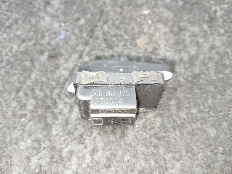 Recambio de mando cierre centralizado para volkswagen jetta iv (162, 163, av3, av2) 2.0 tdi referencia OEM IAM 5C6962125  