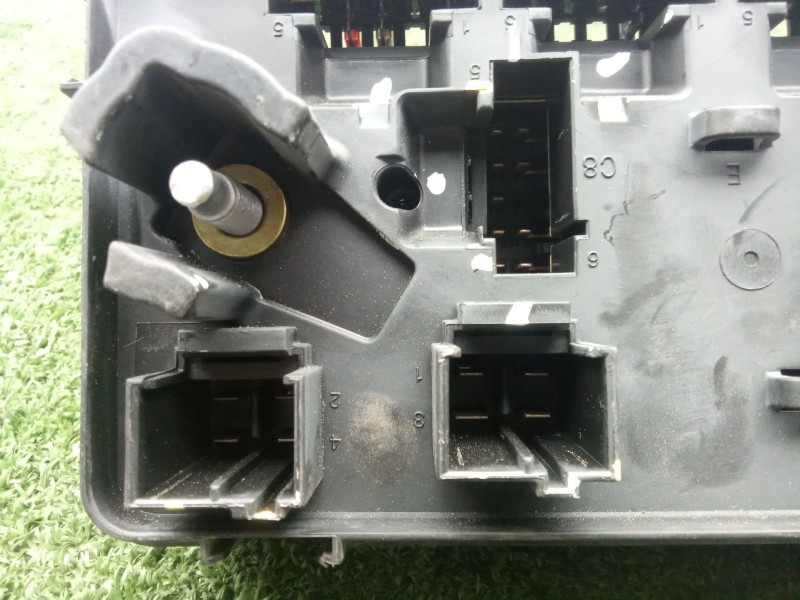 Recambio de caja reles / fusibles para land rover discovery v (l462) 2.0 sd4 4x4 referencia OEM IAM JPLA14A073AB  