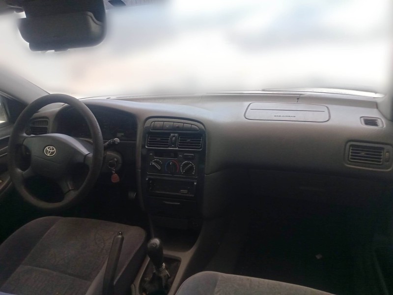 toyota avensis (_t22_) del año 2000