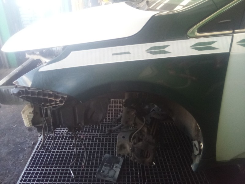Recambio de aleta delantera izquierda para toyota avensis sedán (_t27_) 1.8 (zrt271_) referencia OEM IAM   