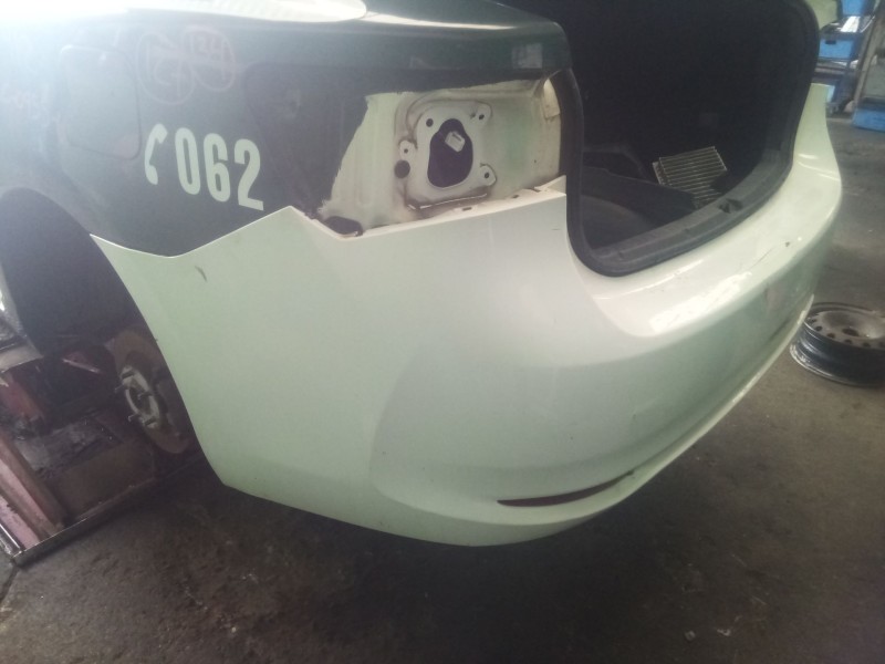 Recambio de paragolpes trasero para toyota avensis sedán (_t27_) 1.8 (zrt271_) referencia OEM IAM   