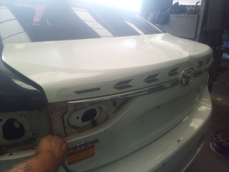 Recambio de porton trasero para toyota avensis sedán (_t27_) 1.8 (zrt271_) referencia OEM IAM   