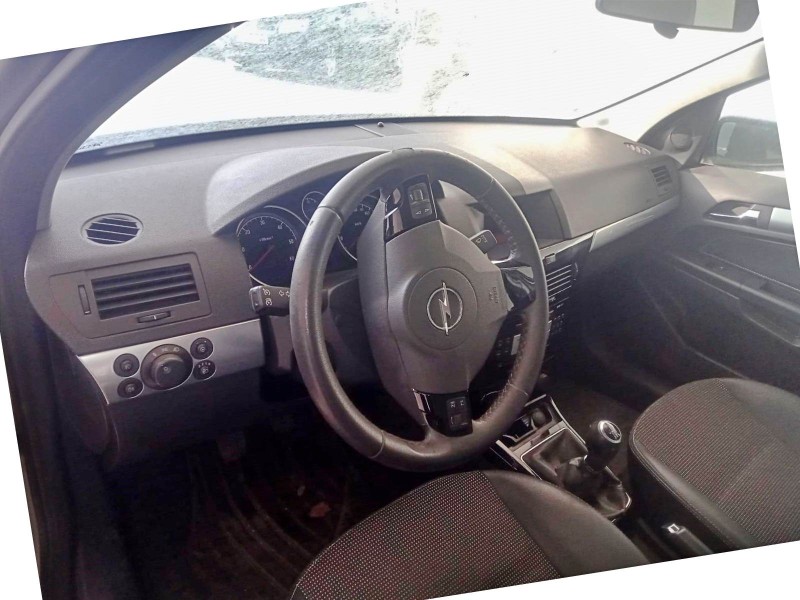 opel astra h sedán (a04) del año 2009