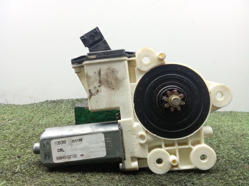 Recambio de motor elevalunas trasero izquierdo para toyota corolla (_e12_) 2.0 d-4d (cde120r_, cde120l_) referencia OEM IAM 6984