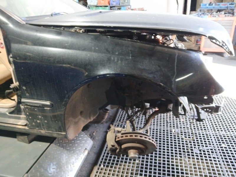 Recambio de aleta delantera derecha para mercedes-benz clase c (w203) c 220 cdi (203.006) referencia OEM IAM   