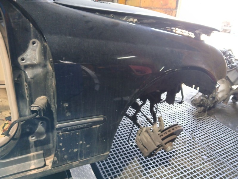 Recambio de aleta delantera derecha para mercedes-benz clase c (w203) c 220 cdi (203.006) referencia OEM IAM   
