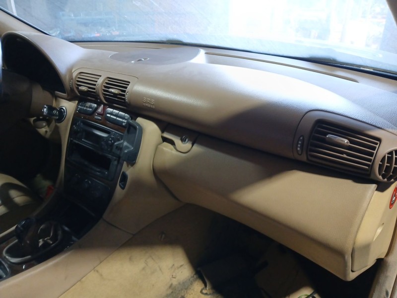 Recambio de salpicadero para mercedes-benz clase c (w203) c 220 cdi (203.006) referencia OEM IAM   