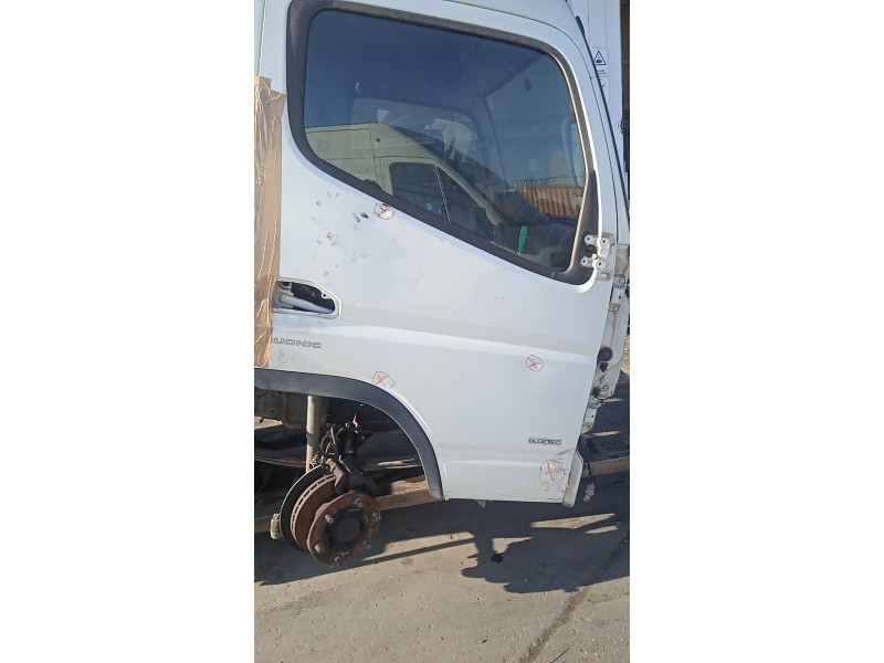 Recambio de puerta delantera derecha para fuso (mitsubishi) canter 7c18 referencia OEM IAM   