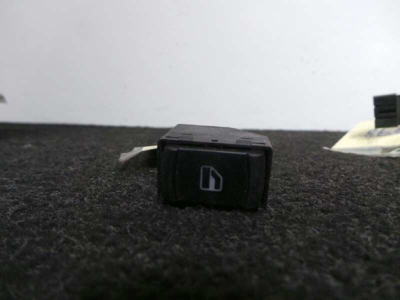 Recambio de mando elevalunas trasero izquierdo para volkswagen passat berlina (3b3) 1.9 tdi referencia OEM IAM   4 PINES