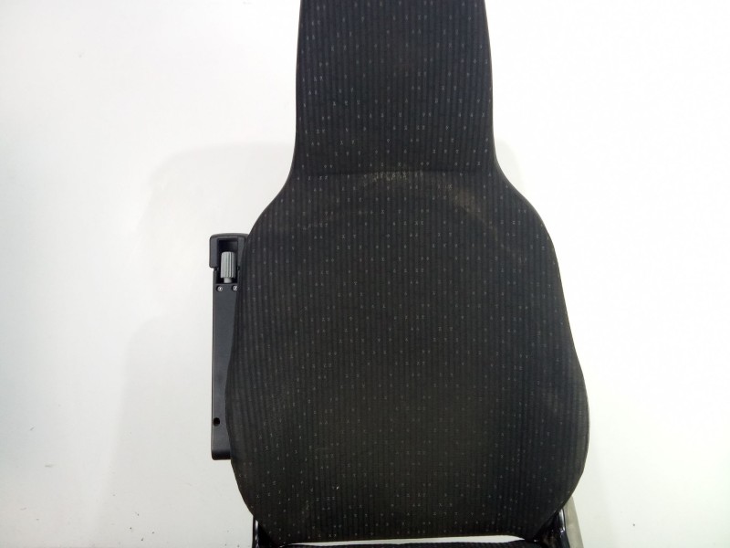 Recambio de asiento delantero izquierdo para fuso (mitsubishi) canter 7c18 referencia OEM IAM SIN REFERENCIA  
