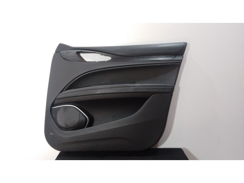 Recambio de guarnecido puerta delantera derecha para alfa romeo stelvio (949_) 2.0 q4 (949.axf2a) referencia OEM IAM 156197061  