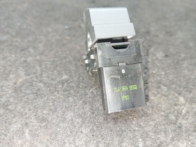 Recambio de mando elevalunas trasero izquierdo para volkswagen passat b7 (362) 2.0 tdi referencia OEM IAM 7L6959855B  