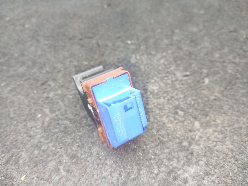 Recambio de interruptor para volkswagen passat b7 (362) 2.0 tdi referencia OEM IAM 3AA959831 APERTURA MALETERO 