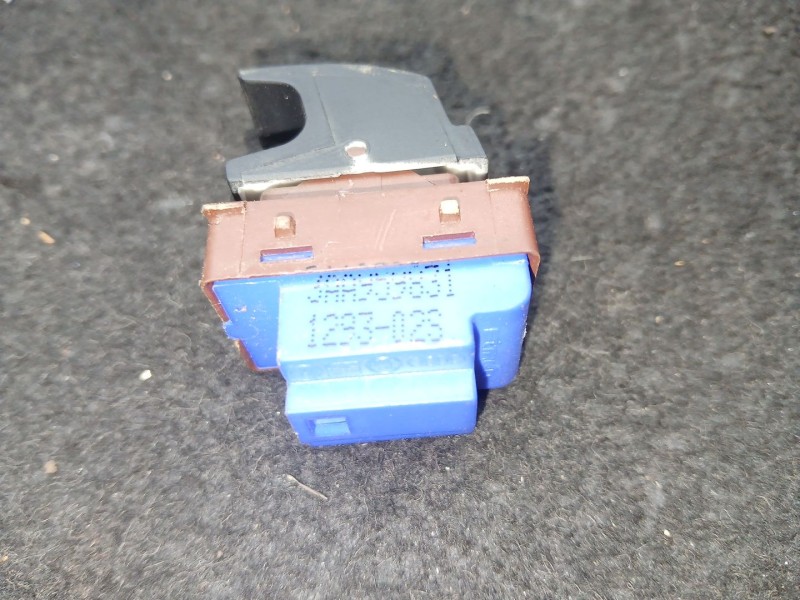 Recambio de interruptor para volkswagen passat b7 (362) 2.0 tdi referencia OEM IAM 3AA959831 APERTURA MALETERO 