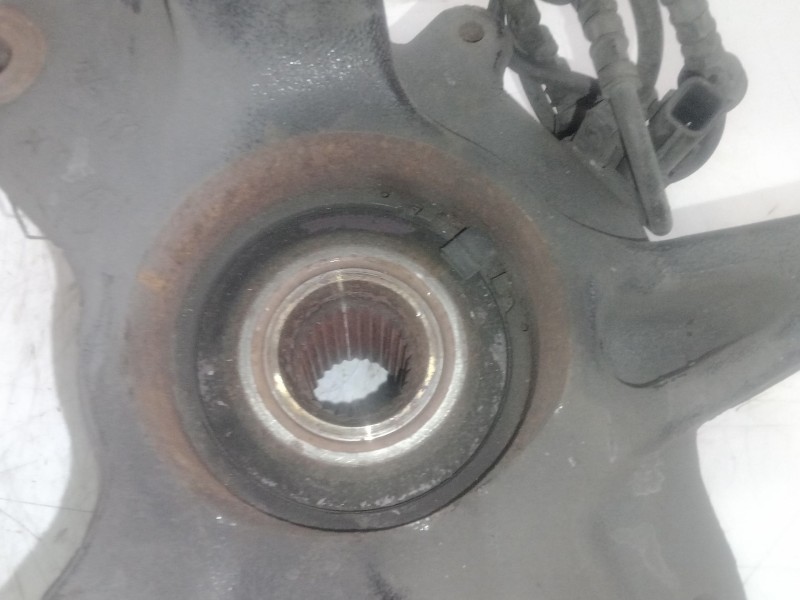 Recambio de mangueta delantera derecha para renault scenic iii 1.5 dci diesel fap referencia OEM IAM   