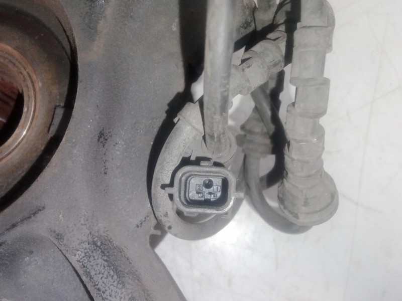 Recambio de mangueta delantera derecha para renault scenic iii 1.5 dci diesel fap referencia OEM IAM   