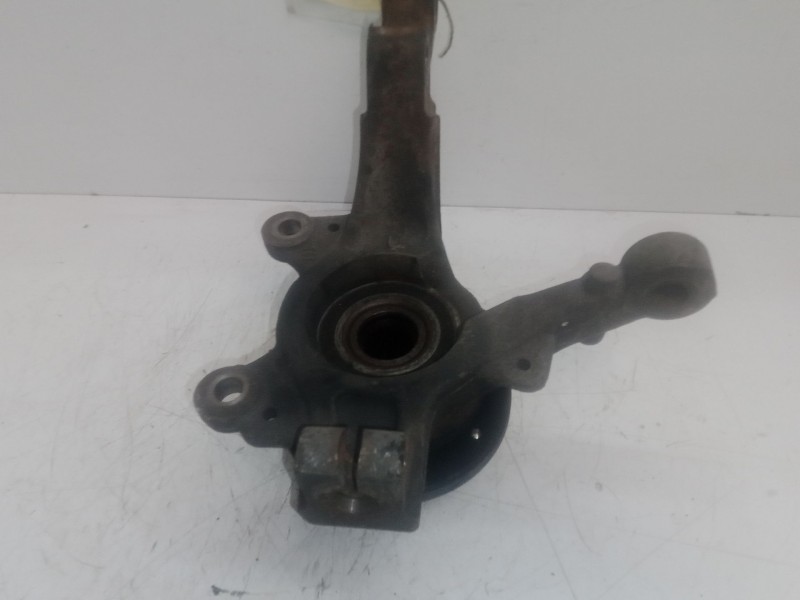 Recambio de mangueta delantera derecha para renault clio iii 1.2 referencia OEM IAM   