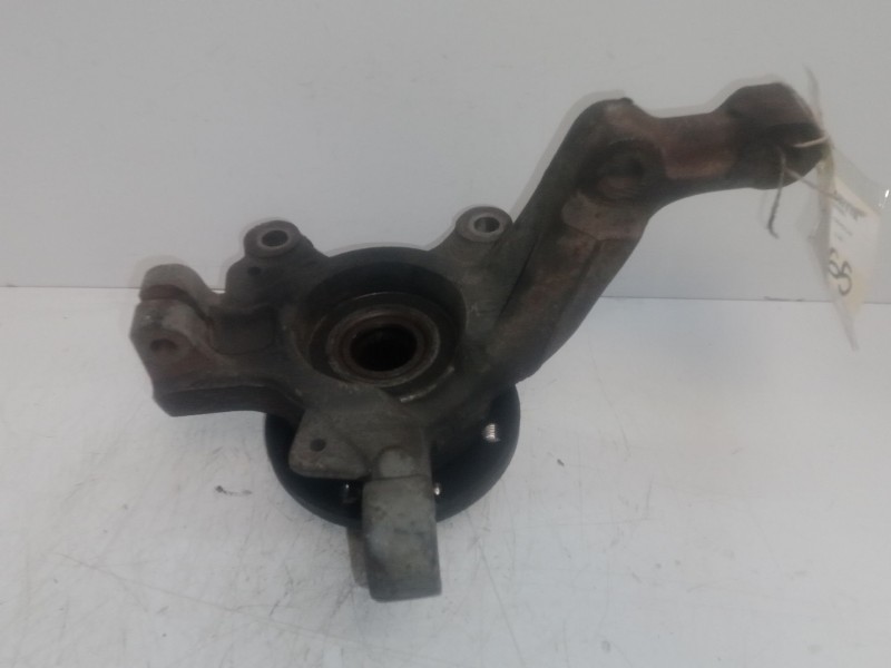 Recambio de mangueta delantera derecha para renault clio iii 1.2 referencia OEM IAM   