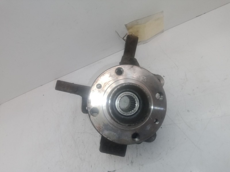 Recambio de mangueta delantera derecha para renault clio iii 1.2 referencia OEM IAM   