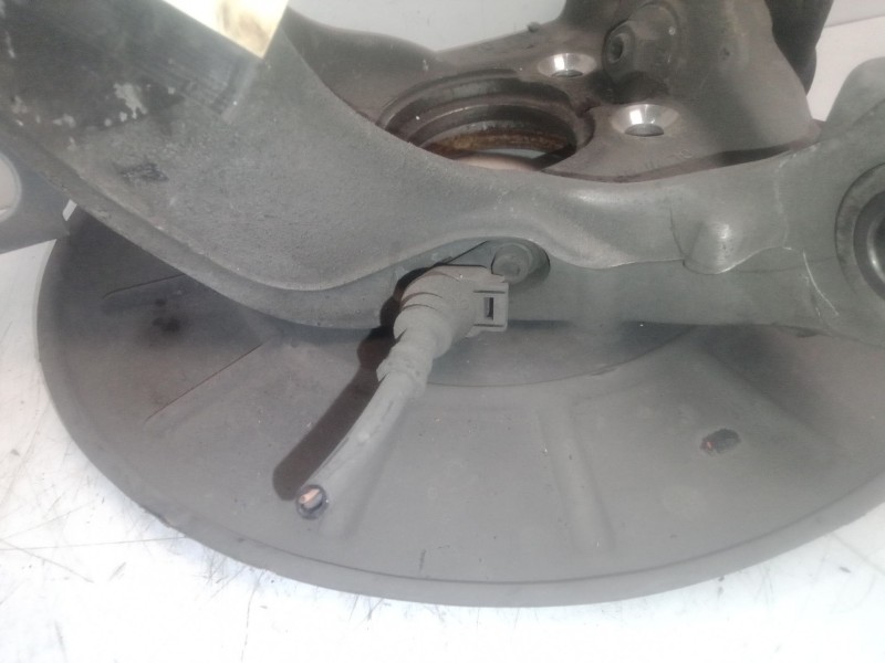 Recambio de mangueta delantera izquierda para volkswagen passat berlina (3c2) 2.0 tdi referencia OEM IAM   