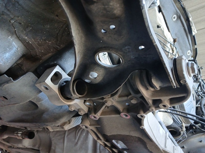 Recambio de brazo suspension inferior delantero derecho para volkswagen passat b7 (362) 2.0 tdi referencia OEM IAM   
