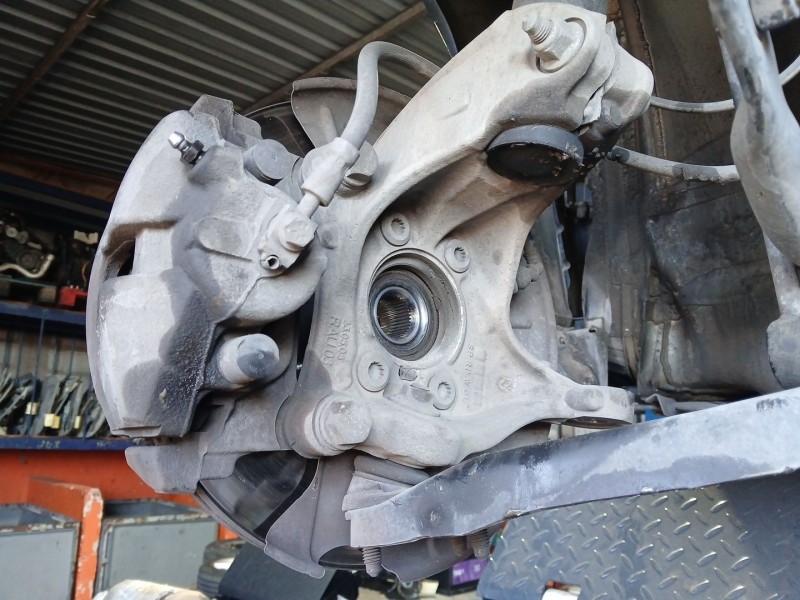 Recambio de mangueta delantera derecha para volkswagen passat b7 (362) 2.0 tdi referencia OEM IAM   
