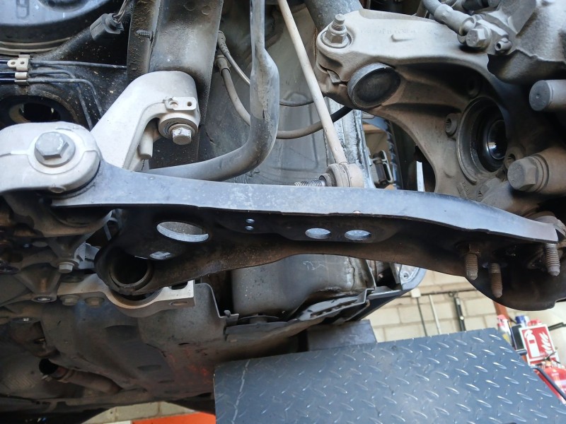 Recambio de brazo suspension inferior delantero izquierdo para volkswagen passat b7 (362) 2.0 tdi referencia OEM IAM   