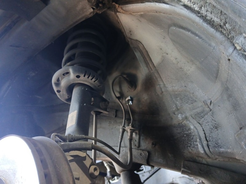 Recambio de amortiguador delantero izquierdo para volkswagen passat b7 (362) 2.0 tdi referencia OEM IAM   