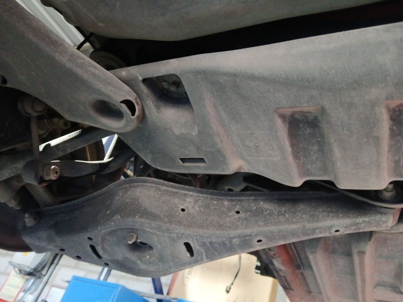 Recambio de brazo suspension inferior trasero derecho para volkswagen passat b7 (362) 2.0 tdi referencia OEM IAM   