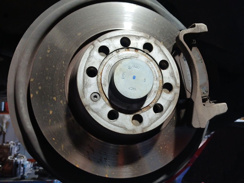 Recambio de mangueta trasera derecha para volkswagen passat b7 (362) 2.0 tdi referencia OEM IAM   