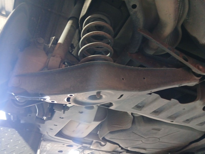 Recambio de brazo suspension inferior trasero izquierdo para volkswagen passat b7 (362) 2.0 tdi referencia OEM IAM   