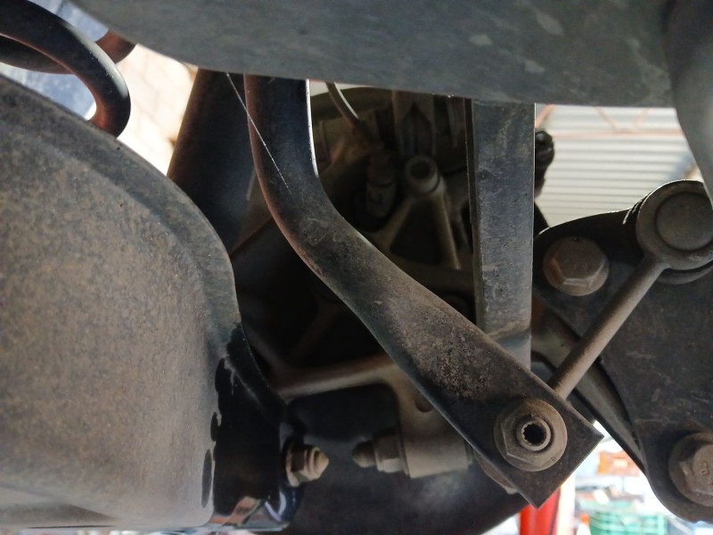 Recambio de mangueta trasera izquierda para volkswagen passat b7 (362) 2.0 tdi referencia OEM IAM   